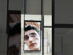 डबल साइड एलसीडी 2000निट्स डिजिटल विंडो सिग्नल 50इंच वॉल हैंगिंग